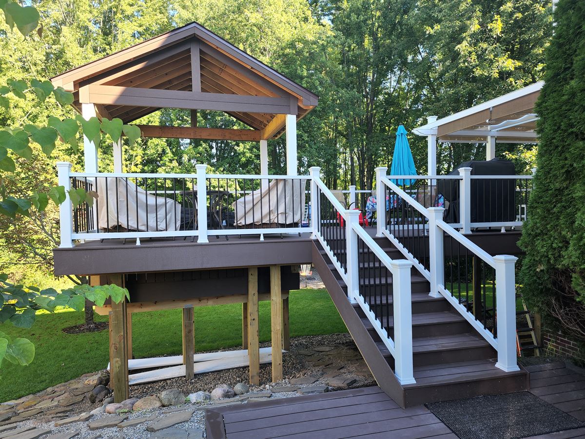 Azek Deck with Hot tub and pergola Front South Lyon
